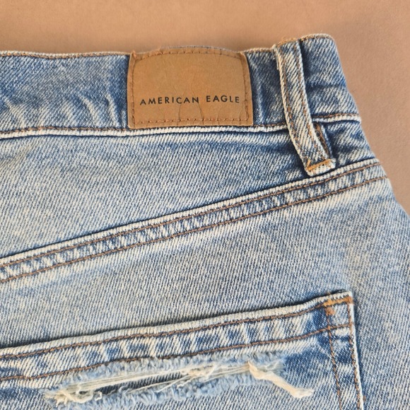 American Eagle Strigid High Rise Distressed Denim Shorts Light Wash Blue Size 6 - Picture 14 of 16